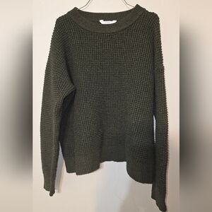 Time and Tru Forest Green Crew Neck Sweater